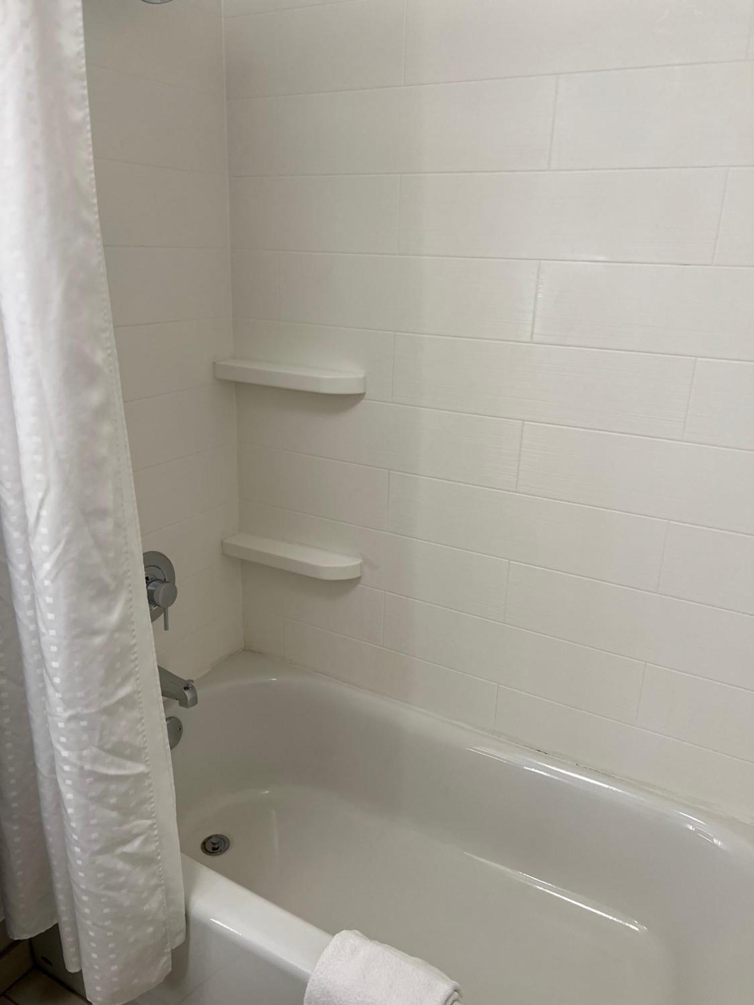 Holiday Inn Express & Suites Mobile - University Area By Ihg Zewnętrze zdjęcie