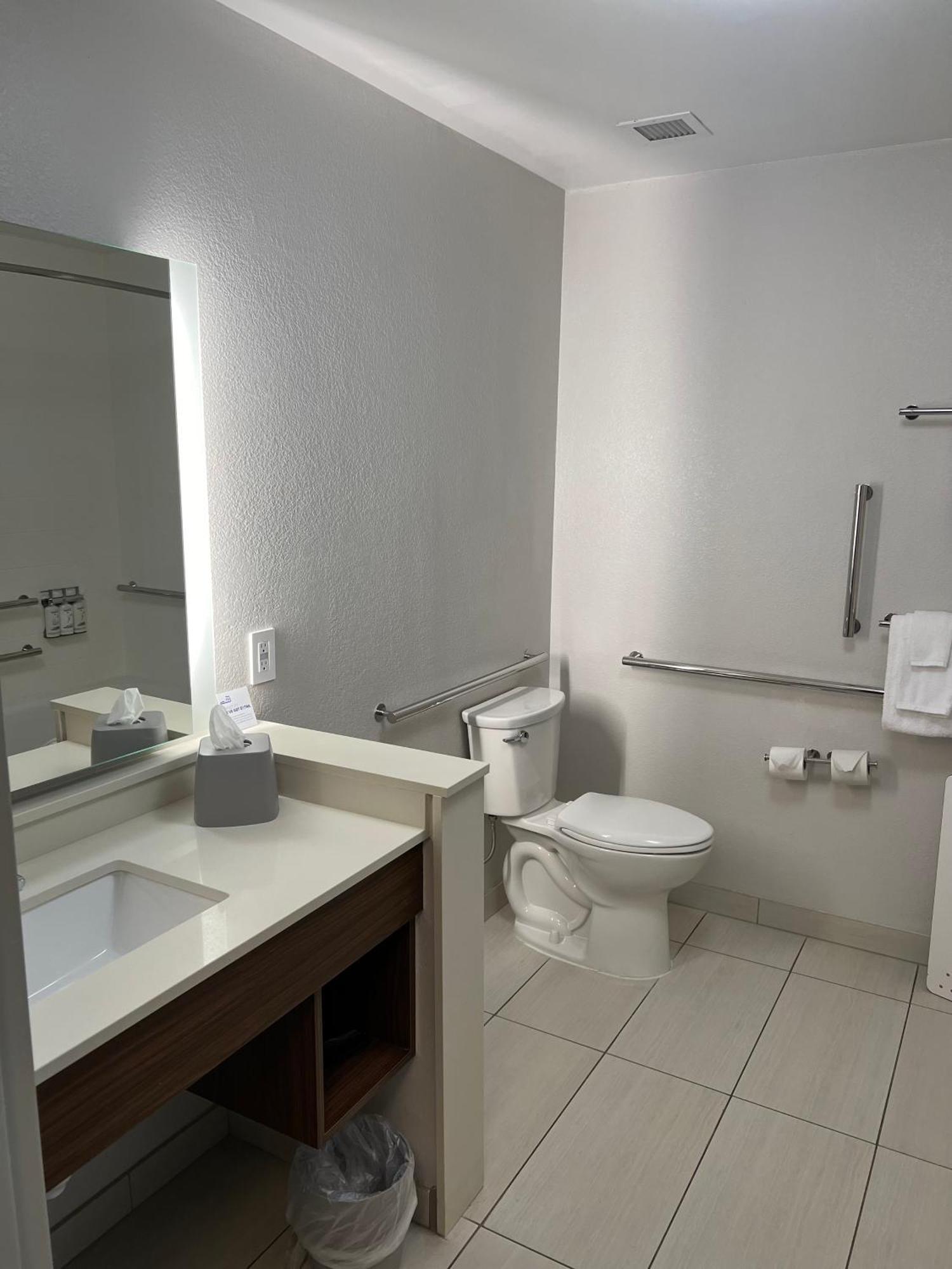 Holiday Inn Express & Suites Mobile - University Area By Ihg Zewnętrze zdjęcie
